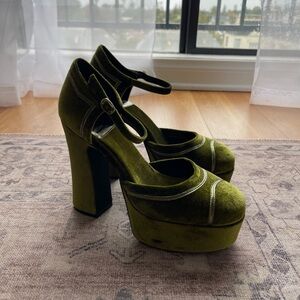 NWOB Jeffrey Campbell 'Low-Down' Green
Velvet Platforms - Size 7